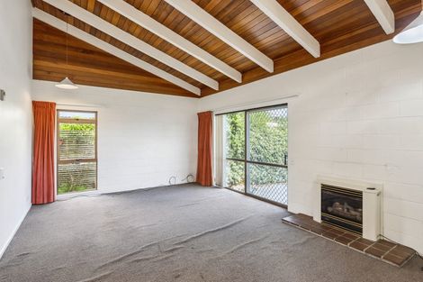 Photo of property in 15 Winara Avenue, Waikanae, 5036