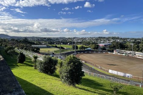 Photo of property in 56 Old Mill Road, Grey Lynn, Auckland, 1021