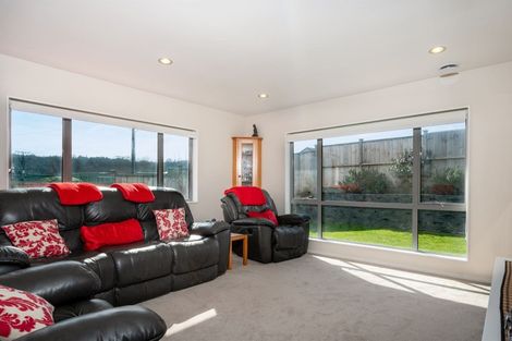 Photo of property in 98 Tapu Road, Huapai, Kumeu, 0810