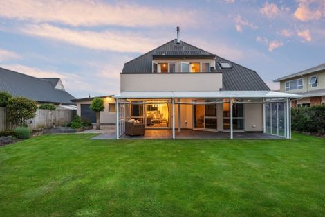 Photo of property in 7 Goodall Place, Redwood, Christchurch, 8051