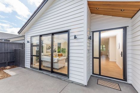 Photo of property in 4 Vintry Drive, Kumeu, 0810