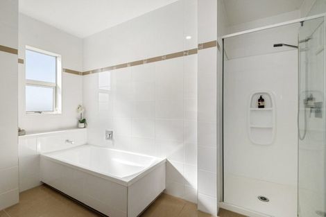 Photo of property in 4 Laurel Oak Drive, Schnapper Rock, Auckland, 0632