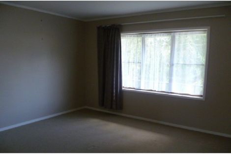 Photo of property in 1/9 Fuchsia Place, Birkdale, Auckland, 0626