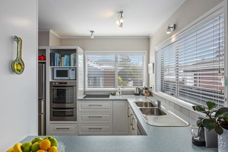 Photo of property in 2/6 Manuka Street, Orewa, 0931