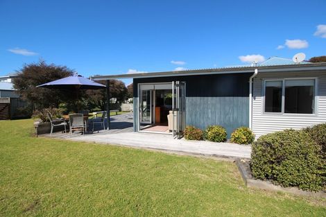Photo of property in 170 Kowhai Avenue, Matarangi, Whitianga, 3592