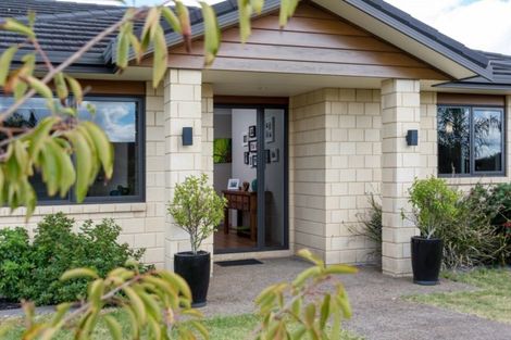 Photo of property in 8 William Andrew Road, Pukekohe, 2120