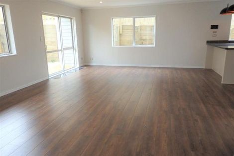 Photo of property in 104 Keri Vista Rise, Papakura, 2110
