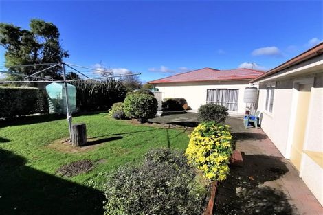 Photo of property in 32 Queen Street, Dannevirke, 4930