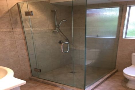 Photo of property in 10 Cairngorm Place, Highland Park, Auckland, 2010