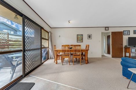 Photo of property in 7a Kirrama Place, Conifer Grove, Takanini, 2112