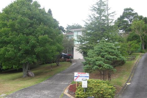 Photo of property in 13 Garner Place, Glenfield, Auckland, 0629