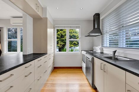 Photo of property in 8 Penrith Street, Westown, New Plymouth, 4310