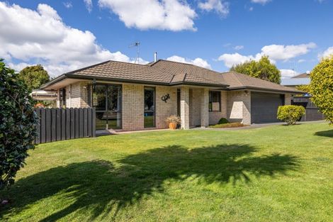 Photo of property in 16 Bateleur Close, Welcome Bay, Tauranga, 3112