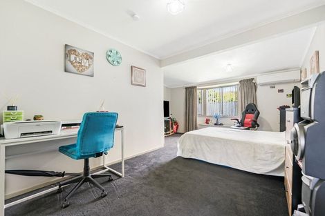 Photo of property in 92 Harrington Road, Henderson, Auckland, 0610