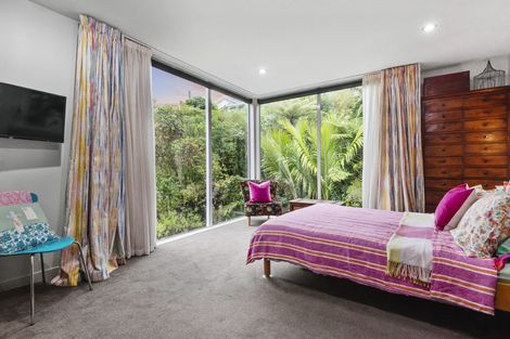 Photo of property in 42 Bayview Road, Browns Bay, Auckland, 0630