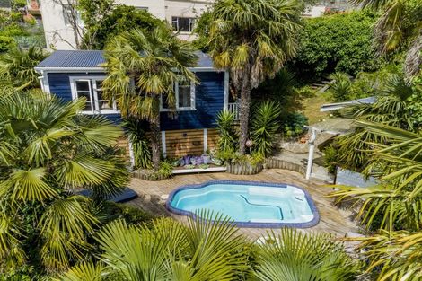 Photo of property in 32 Seapoint Road, Bluff Hill, Napier, 4110