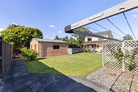 Photo of property in 16 Gladys Place, Kelvin Grove, Palmerston North, 4414