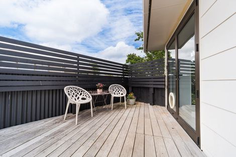 Photo of property in 27 Hillcrest Drive, Kelvin Grove, Palmerston North, 4414