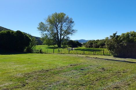Photo of property in 235 Waikawa Road, Waikawa, Picton, 7220