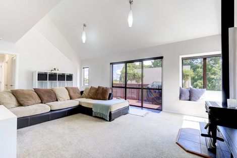 Photo of property in 15 Caulfield Place, Nawton, Hamilton, 3200