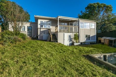 Photo of property in 50 Hobsonville Road, West Harbour, Auckland, 0618