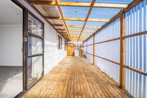 Photo of property in 1/6 Hatherley Place, Clendon Park, Auckland, 2103