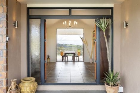 Photo of property in 38a Kaipara Lake Road, South Head, Helensville, 0874