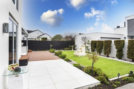 Photo of property in 11 Roa Road, Fendalton, Christchurch, 8041