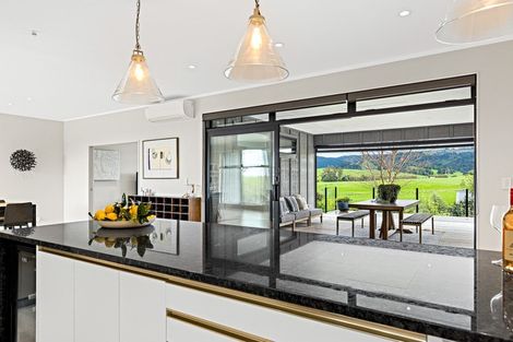 Photo of property in 30 Tamahunga Drive, Matakana, 0985