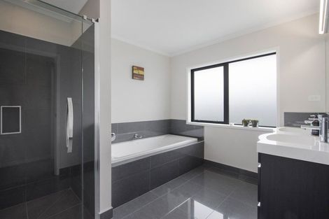 Photo of property in 7 Vantage Place, Omokoroa, 3114