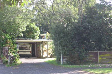 Photo of property in 76 Yeovil Road, Te Atatu Peninsula, Auckland, 0610