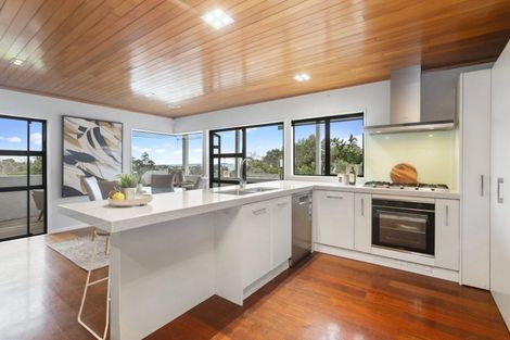 Photo of property in 92b Sandspit Road, Shelly Park, Auckland, 2014