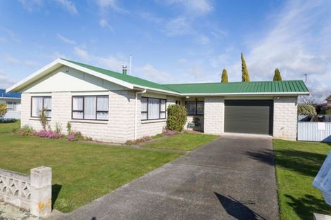 Photo of property in 44 Allardice Street, Dannevirke, 4930