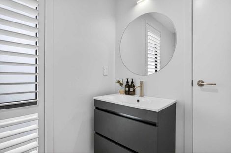 Photo of property in 2 Arohaina Avenue, Karaka, 2124