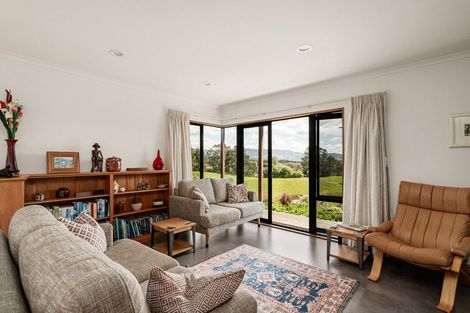 Photo of property in 42 Walker Road West, Aongatete, 3178