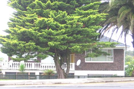 Photo of property in 4309 Great North Road, Glendene, Auckland, 0602