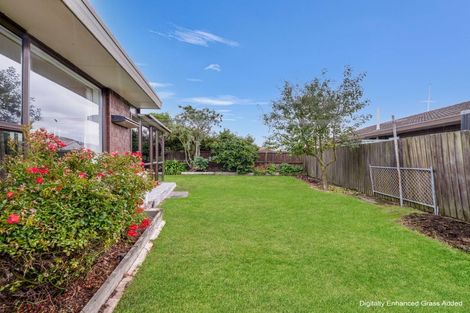 Photo of property in 8 Peebles Drive, Hei Hei, Christchurch, 8042