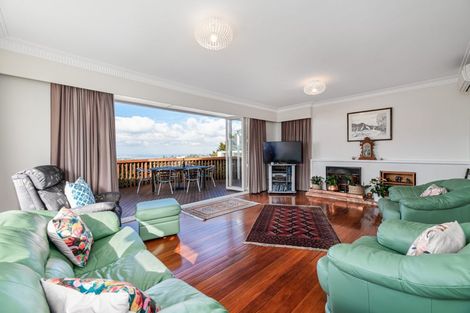 Photo of property in 8a Ava Avenue, Titirangi, Auckland, 0604