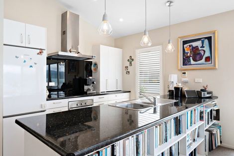 Photo of property in 4/275 Karaka Bay Road, Karaka Bays, Wellington, 6022