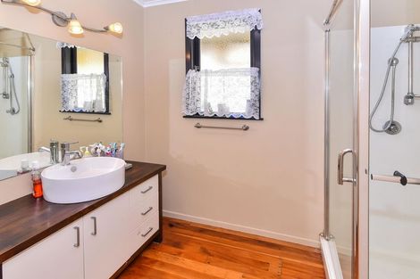 Photo of property in 16 Claymore Street, Manurewa, Auckland, 2102