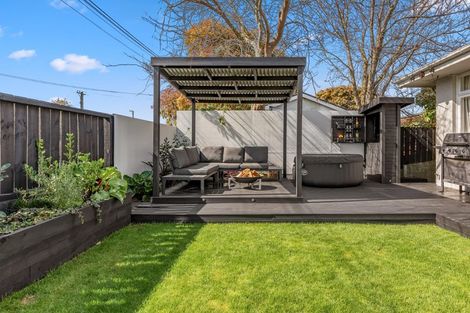 Photo of property in 16 Dinton Street, Russley, Christchurch, 8042