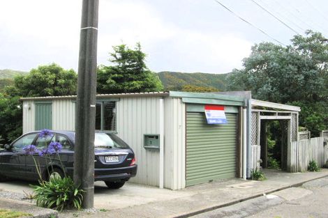 Photo of property in 7 Columbia Way, Kingston, Wellington, 6021