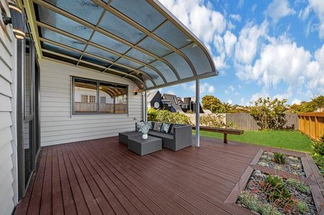 Photo of property in 66a Marine Parade, Mellons Bay, Auckland, 2014