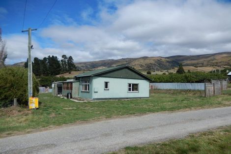 Photo of property in 15 Campbells Track, Lake Roxburgh Village, Roxburgh, 9571