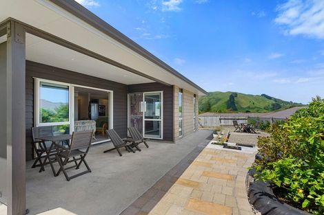 Photo of property in 5 Tauhou Place, Waikanae, 5036