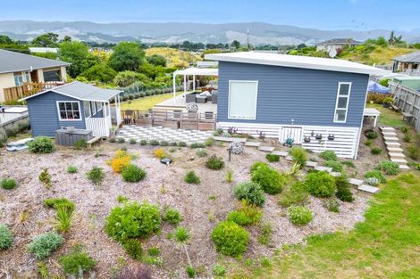 Photo of property in 110 Mountain View Terrace End, Otaki Beach, Otaki, 5512