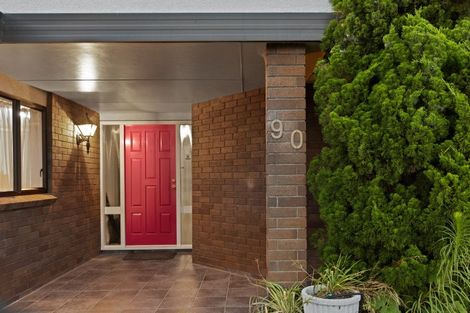 Photo of property in 90 Churchill Drive, Taradale, Napier, 4112