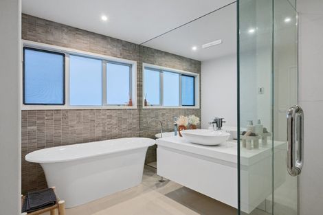 Photo of property in 209 Weston Road, St Albans, Christchurch, 8052