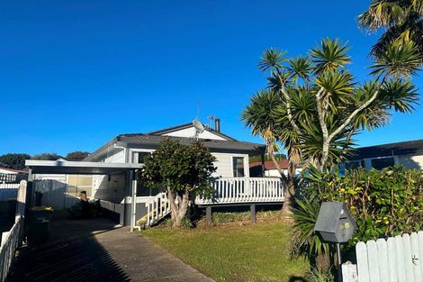 Photo of property in 2/46 Granville Drive, Massey, Auckland, 0614