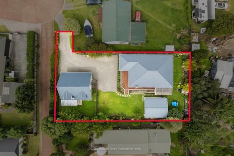 Photo of property in 114 Everitt Crescent, Whangamata, 3620